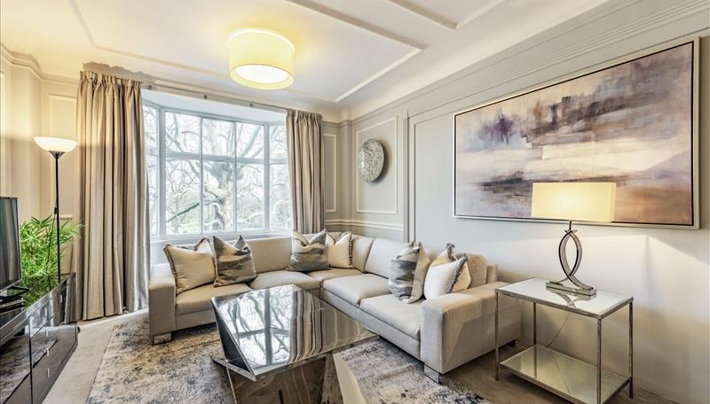 6 bed property in Park Road, London